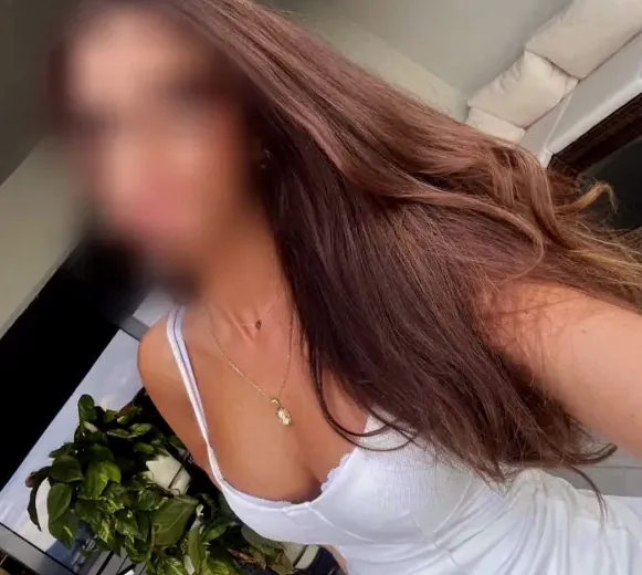 Lara, 30
