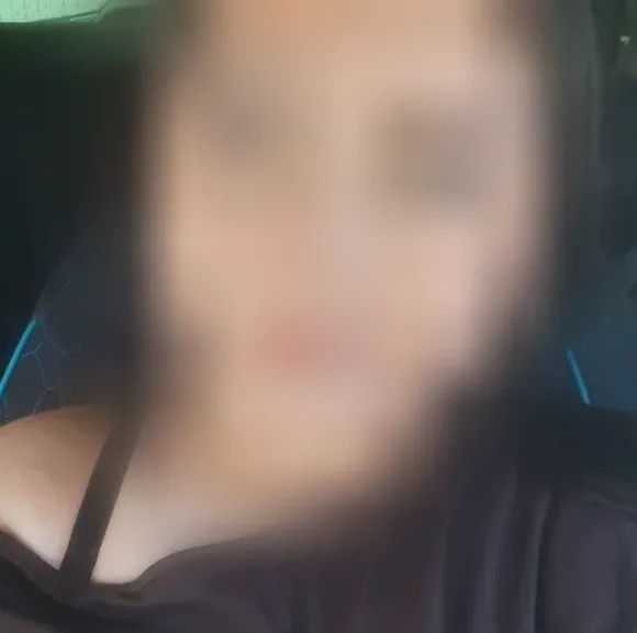 Lucia, 18
