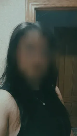 Lucia, 24