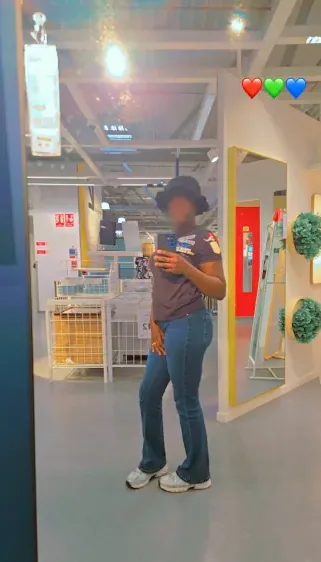 Nadine, 29