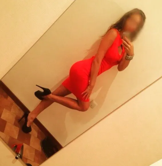 Nele, 28