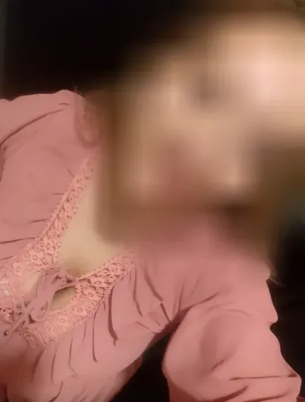 Nora, 28