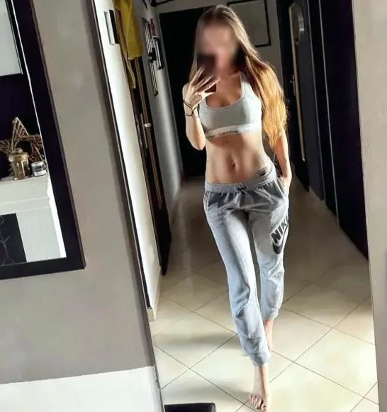 Nora, 28