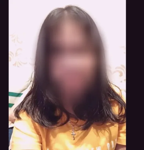 Özlem, 27