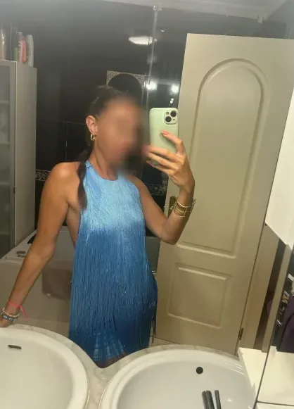 Rebecca, 32