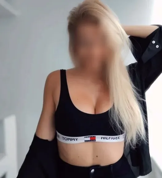 Sina, 32